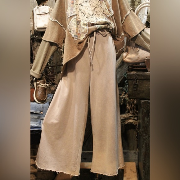 NWT ZENANA Ash Mocha Mineral Wash Terry Cloth Wide Leg Crop Pant Boho Size Med - Picture 3 of 10
